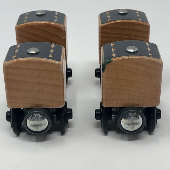 Thomas & Friends Annie & Clarabel Wood Train Cars Shining Time Station Set Of 2 - Picture 3 of 13